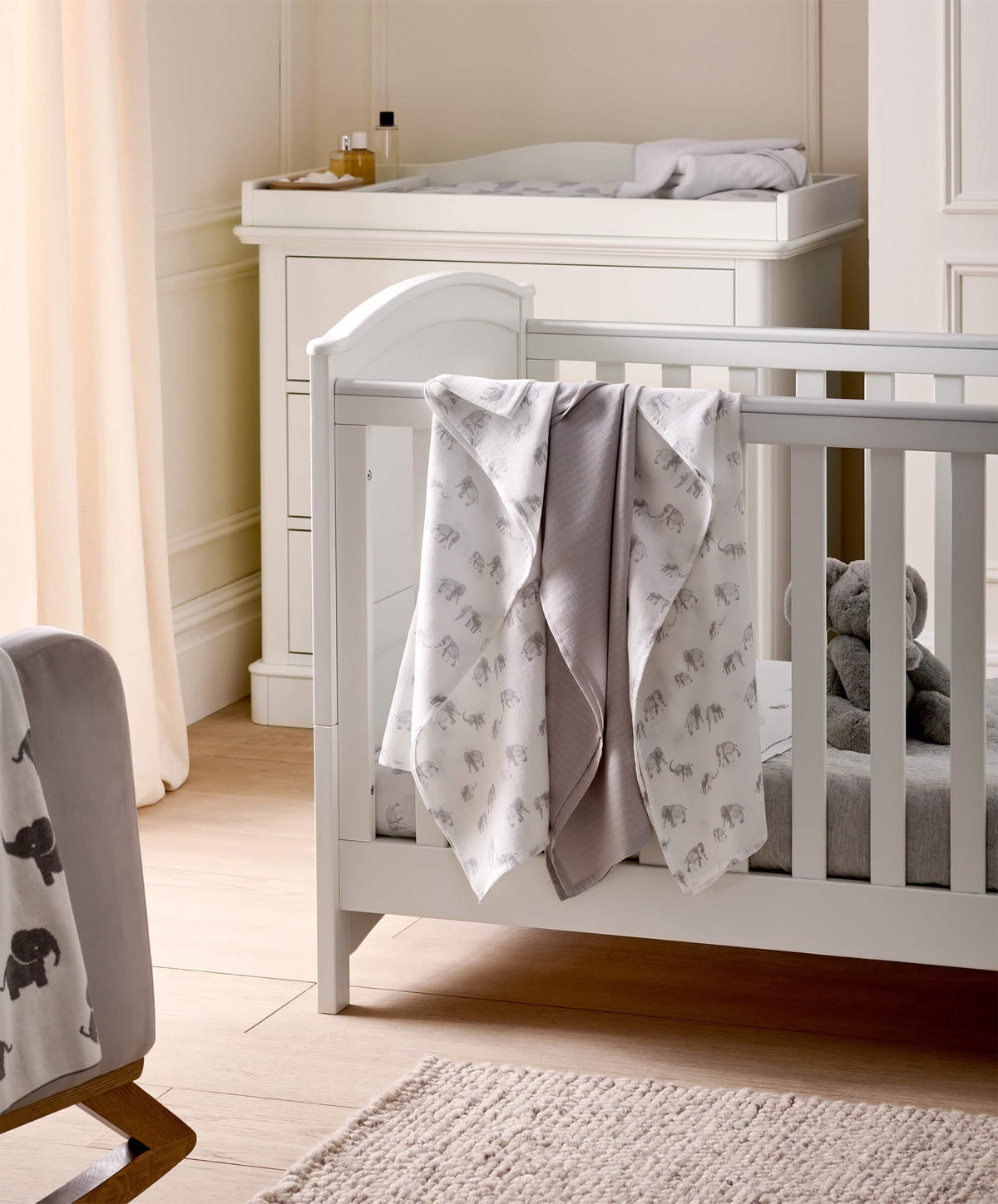 Mamas & Papas Large Welcome to the World Elephants Muslin Cloths - 3 pack