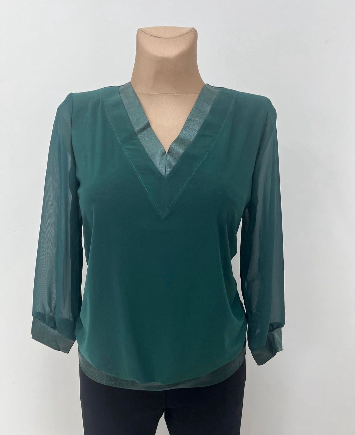 Yew V-Neck Long Sleeve Top 4278