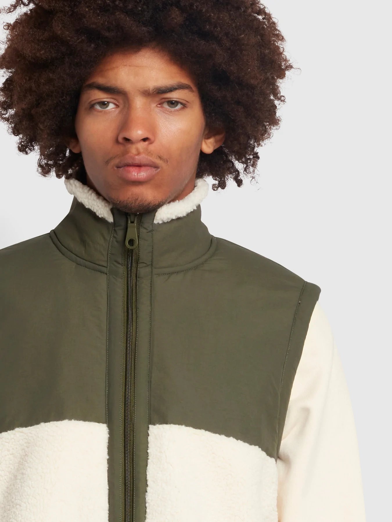 Farah Nehemah Gilet